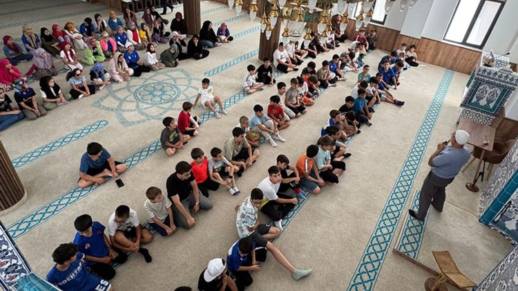 Düzce'deki kurslarda farkındalık seminerleri sürüyor