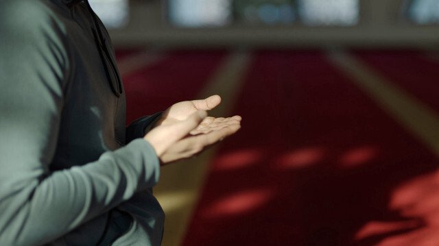 Kunut duaları okunuşu: Allâhümme İnnâ nesteînüke ile Allâhümme İyyâke na‘büdü duası faziletleri