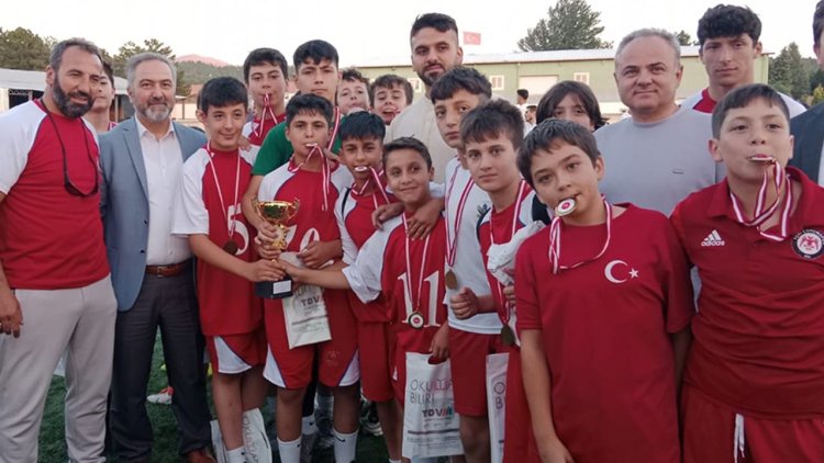 Çorum'da "Camiler Arası Futbol Turnuvası"nda kupa sahibini buldu