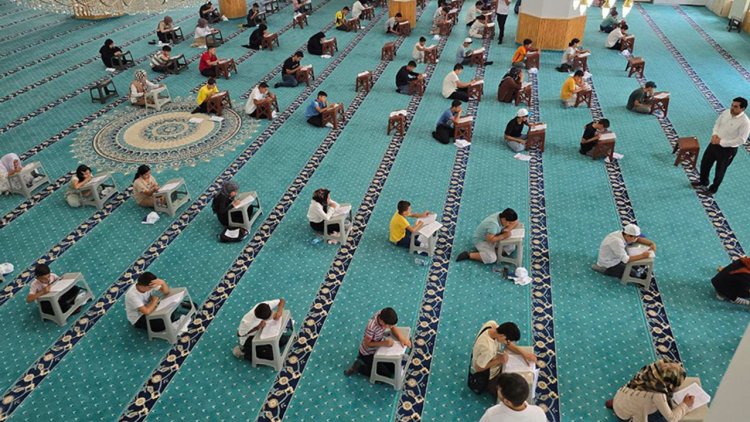 Erciş'te öğrenciler dini bilgide yarıştı