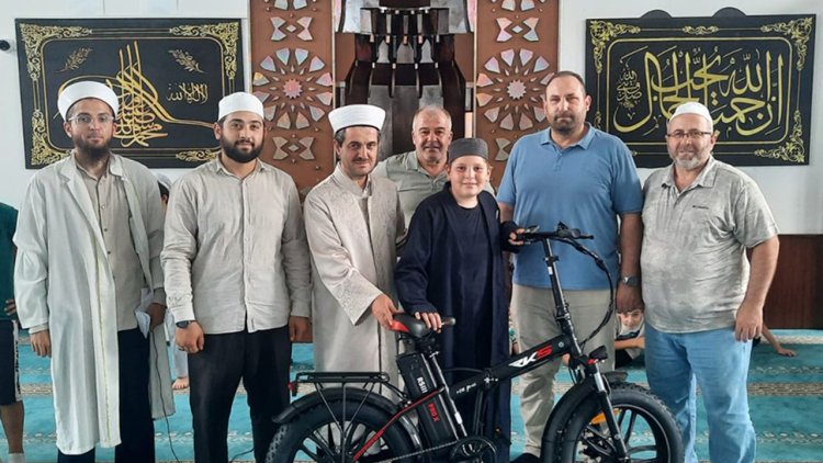 Düzce Akşemsettin Camii'nde ödül töreni