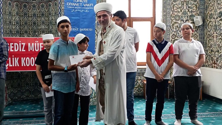 Gediz'de Yaz Kur’an Kursu öğrencileri yarıştı