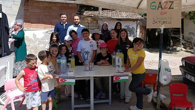 Çorum'da çocuklar, limonata satarak kazandıkları 10 bin 660 lirayı Filistinli akranlarına bağışladı