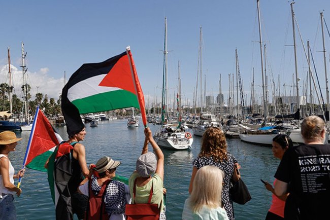 Onlarca tekne işgalcilerin ablukasını kırmak ve Filistin ile dayanışma için Akdeniz'de yelken açtı