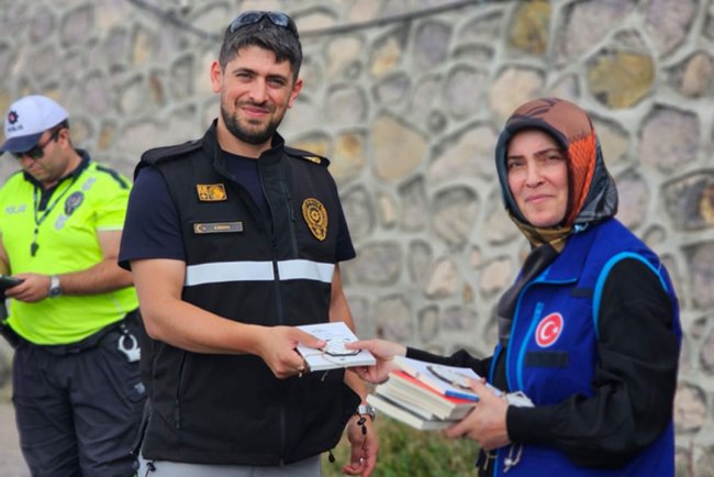 Trafikte Mevlid-i Nebi sevinci paylaşıldı