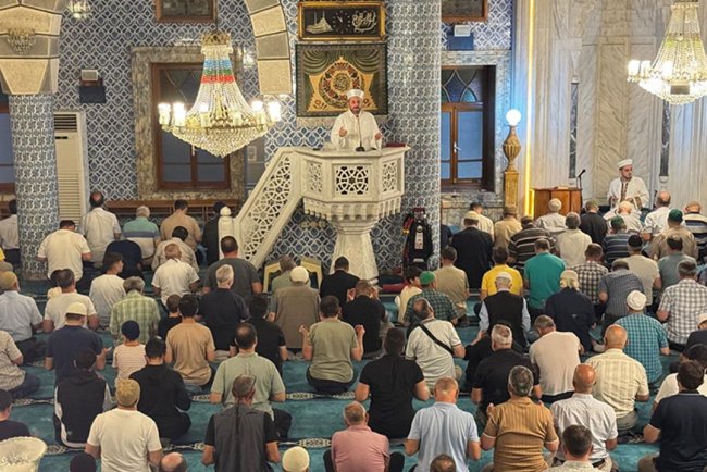 Rize’de Mevlid Gecesi dualarla idrak edildi