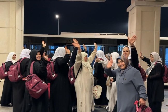 İçişleri Bakanlığı ve Diyanet İşleri Başkanlığınca şehit yakınları umreye uğurlandı