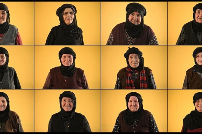 "Kara yapıklılar" baş bağlama geleneğini yıllardır sürdürüyor