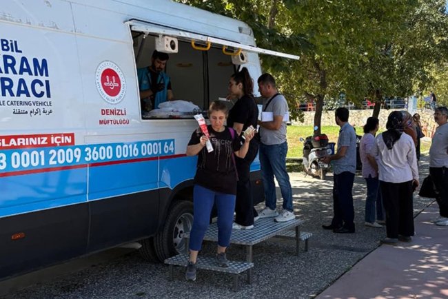 Üniversite kaydına gelen öğrencilere müftülükten sıcak karşılama