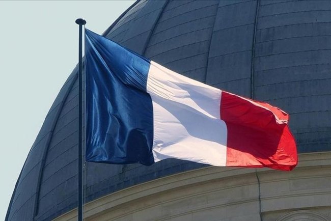 Fransız siyasetçiler, Paris çevresindeki camilerin önüne domuz kafası bırakılmasına tepki gösterdi