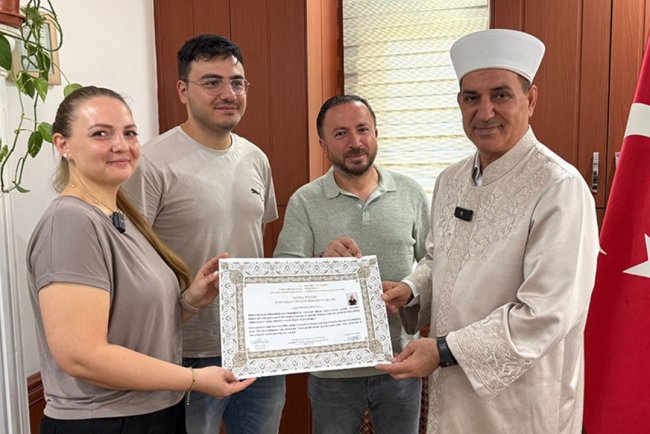 Alman Alyona Niğde'de Müslüman oldu