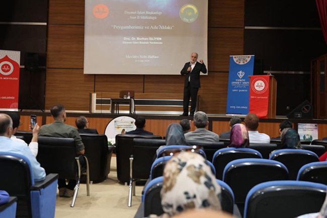 Siirt'te "Hz. Peygamber ve Aile Ahlakı" konferansı