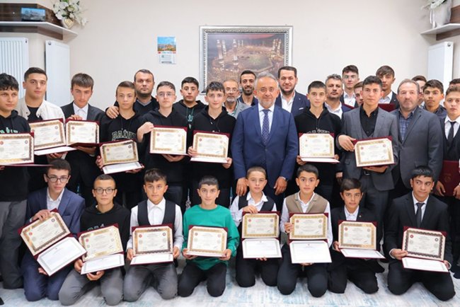 Bayburt'ta 55 Hafız belge aldı