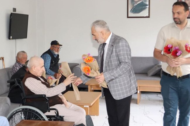 Mevlid-i Nebi Haftasında büyüklere vefa