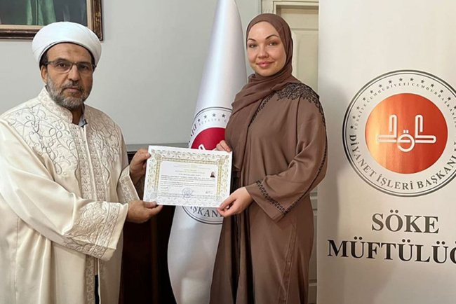 Hollanda vatandaşı Beverly, Söke'de Müslüman oldu