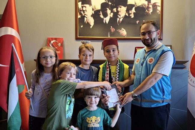 Seydikemerli minikler Filistin'e destek oldu