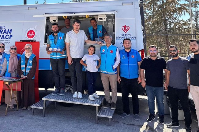 Adana’da üniversite öğrencilerine sıcak karşılama