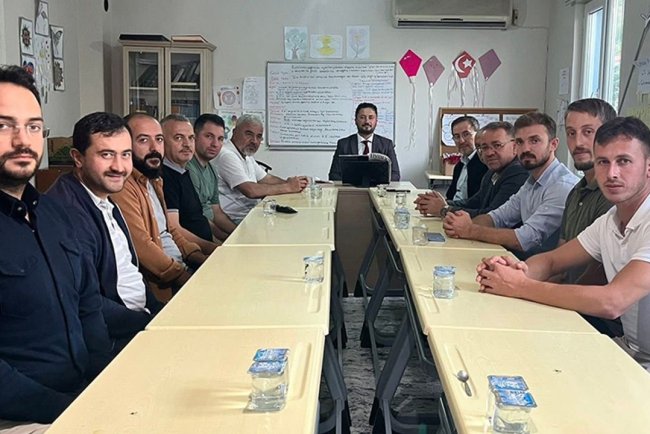 Yakakent'te din görevlileri kitap müzakerelerinde buluşuyor