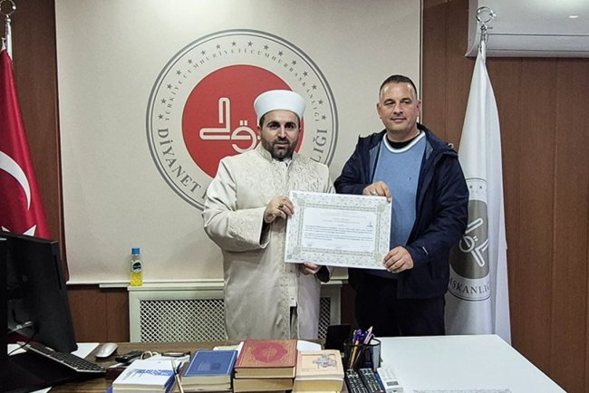 Alman genç Cide'de Müslüman oldu