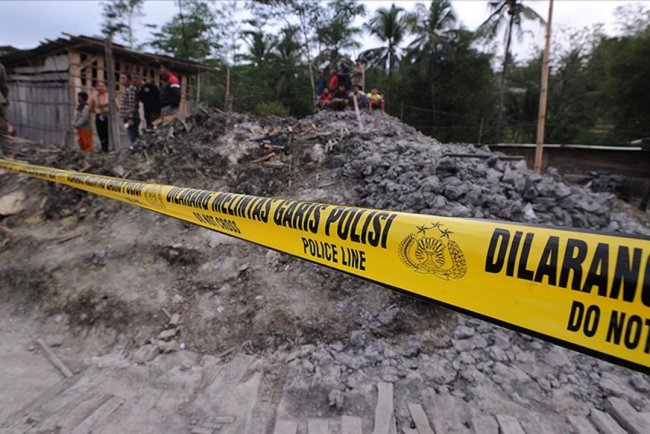 Endonezya'da okul binasının çökmesi sonucu 1 kişi öldü, 102 kişi yaralandı