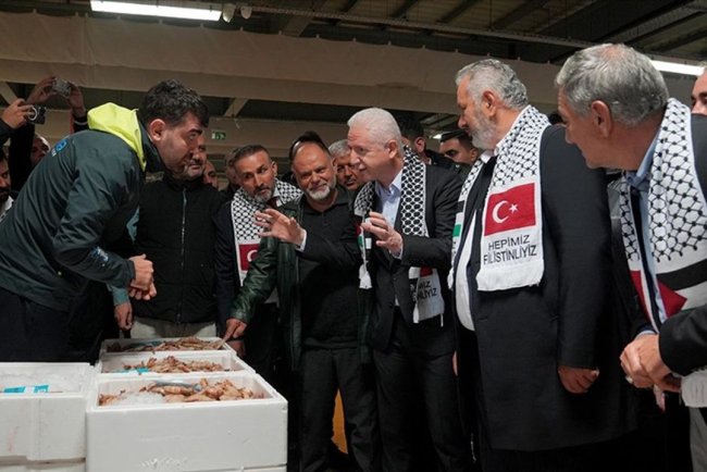 İstanbullu balıkçılar bir günlük hasılatını Gazze'ye bağışladı