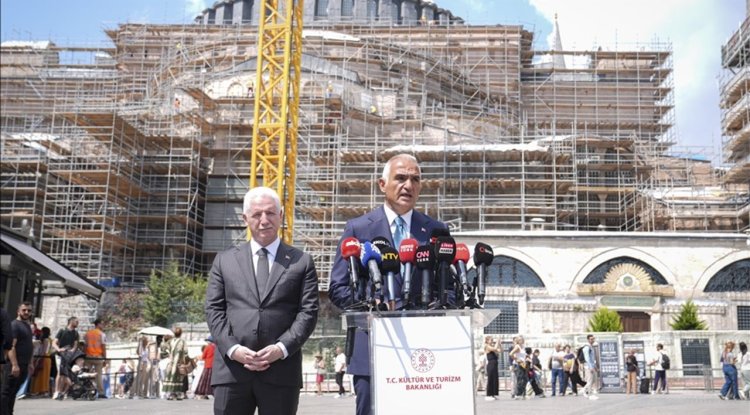 Bakan Ersoy, Ayasofya'daki güçlendirme çalışmalarını yerinde inceledi