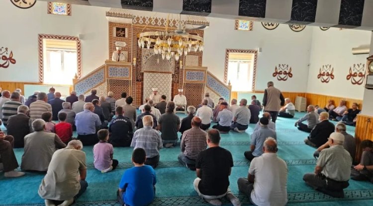 Mevlid-i Şerif okumanın dinî hükmü nedir?