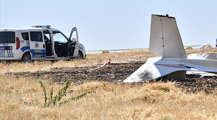 İzmir'de eğitim uçağı düştü, pilot hayatını kaybetti