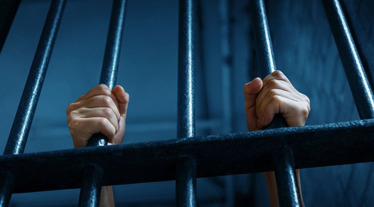 Peygamberlere hakarete hapis cezası