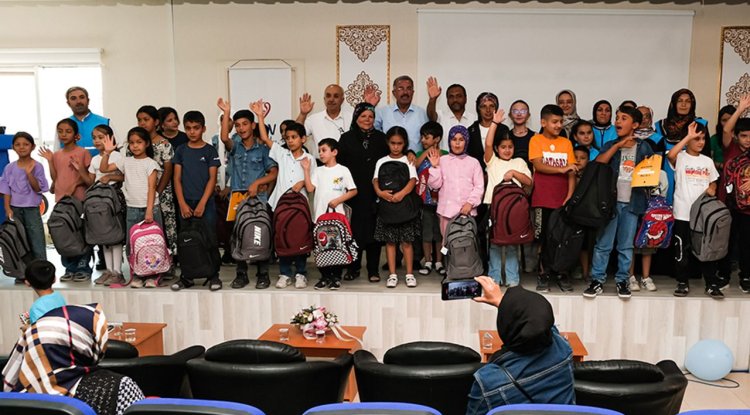 Kırşehir'de öğrencilere kırtasiye desteği