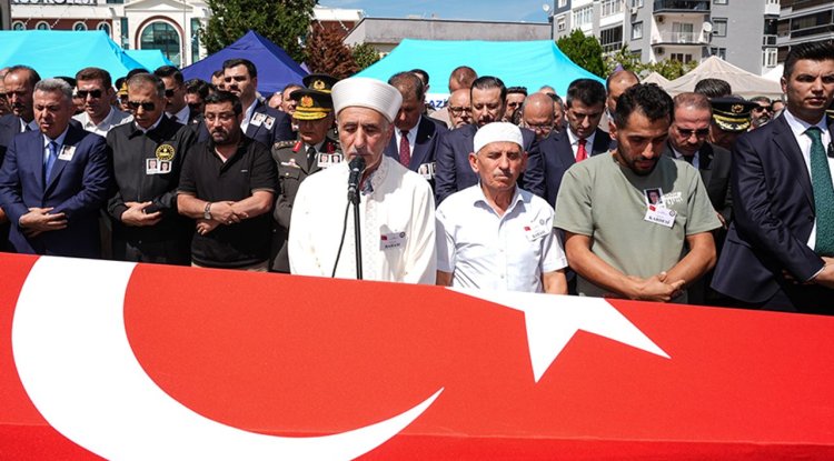 Din görevlisinden şehit oğluna son görev