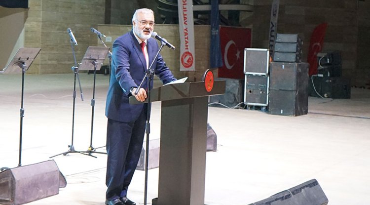 Prof. Dr. Ay: Yıl boyunca Efendimiz (sas)'i anlatacağız