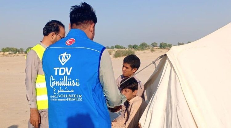 TDV, Pakistan'da selden etkilenenlere desteğini sürdürüyor