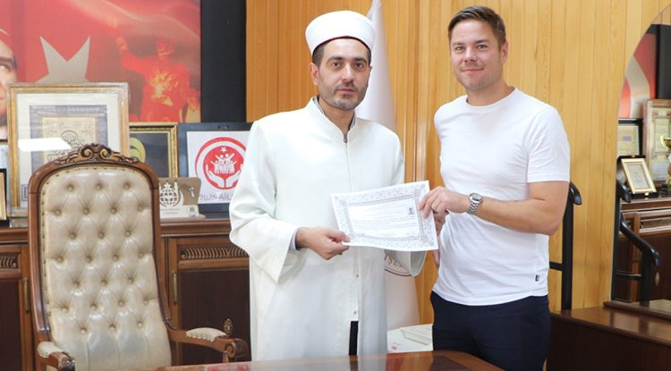 Danimarkalı genç Elazığ'da Müslüman oldu