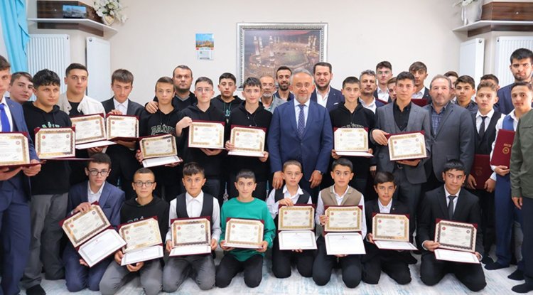 Bayburt'ta 55 Hafız belge aldı