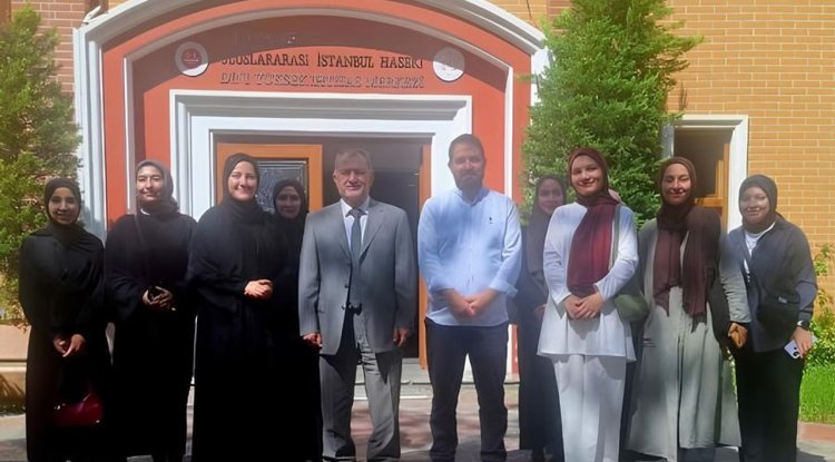 Üniversiteli gençlerden eğitim merkezine ziyaret