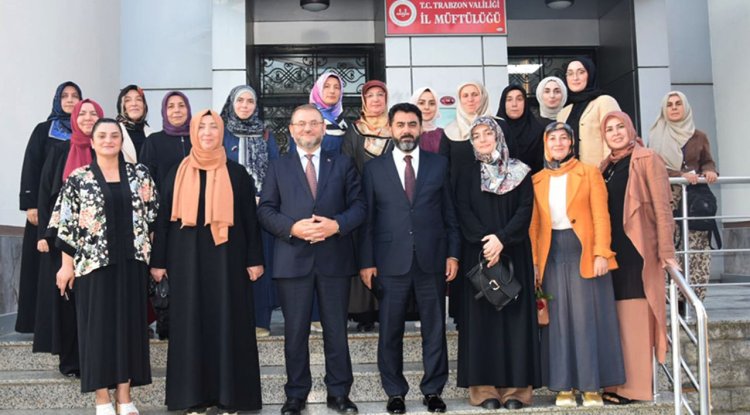 Trabzon'da kadınlardan Diyanet'e tam destek