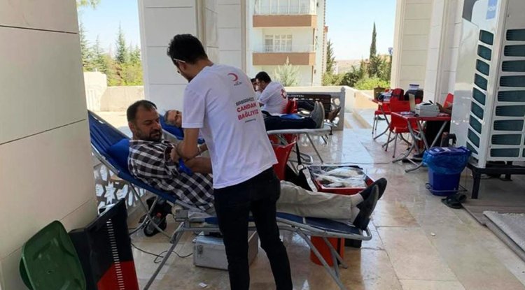 Besni’de din görevlileri kan bağışında bulundu