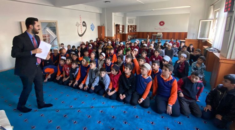 Yakutiye'de Hz. Peygamber izinde gençler yetişiyor