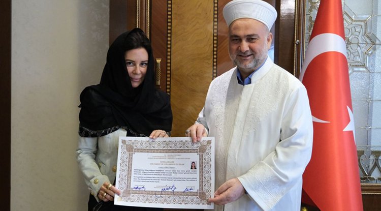 İngiliz Andrea Sheehan Adana'da Müslüman oldu