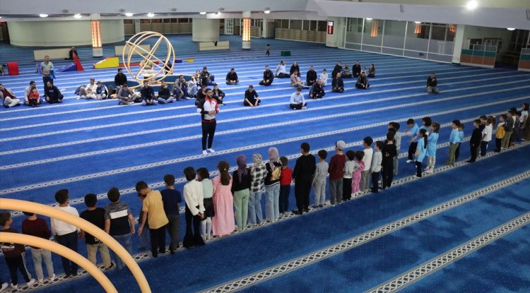 Erzincan'da çocuklar, 'Babalar ve Bebeler Camide' etkinliğiyle sporla buluşuyor