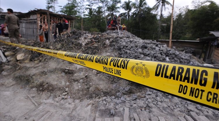 Endonezya'da okul binasının çökmesi sonucu 1 kişi öldü, 102 kişi yaralandı