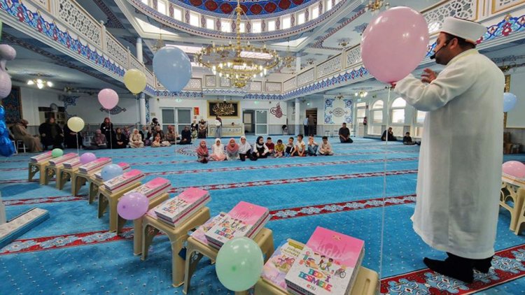 DİTİB camilerinde "Bed-i Besmele" merasimleriyle çocuklar eğitime başladı