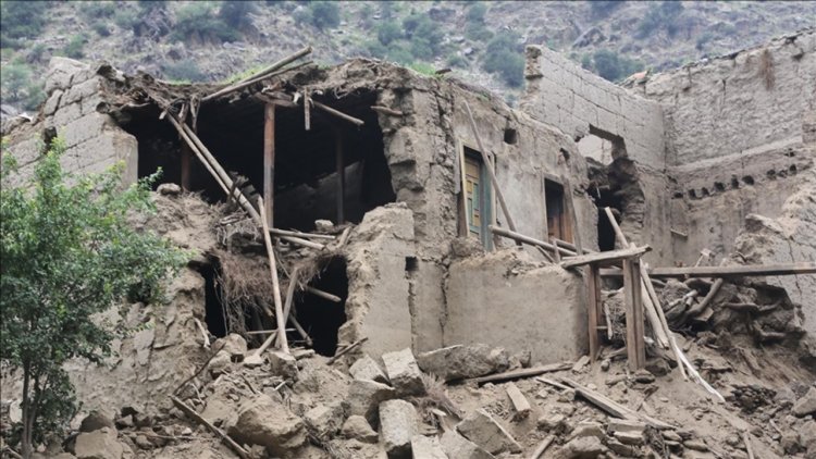 Afganistan'da meydana gelen 6 büyüklüğündeki depremde ölü sayısı 900'e çıktı