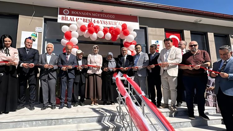 Bolvadin’de Bilal Habeşi 4-6 Yaş Kur’an kursu dualarla açıldı