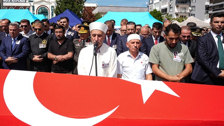 Din görevlisinden şehit oğluna son görev
