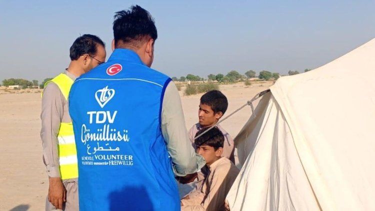 TDV, Pakistan'da selden etkilenenlere desteğini sürdürüyor