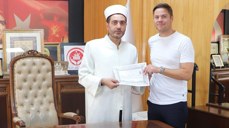 Danimarkalı genç Elazığ'da Müslüman oldu
