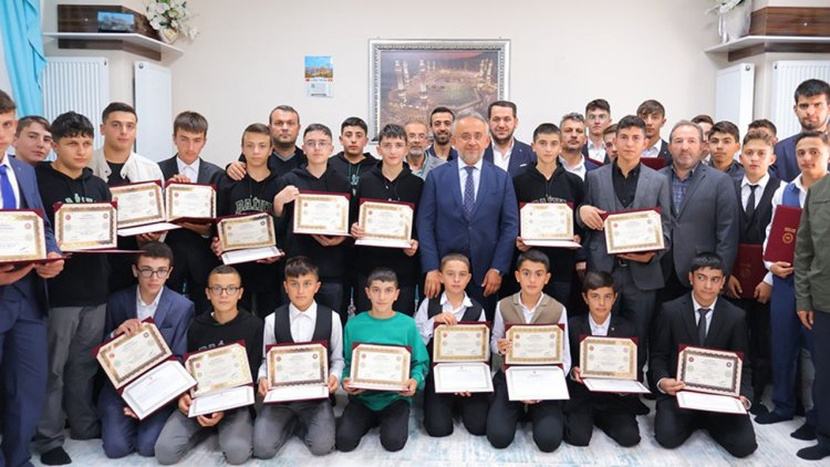 Bayburt'ta 55 Hafız belge aldı