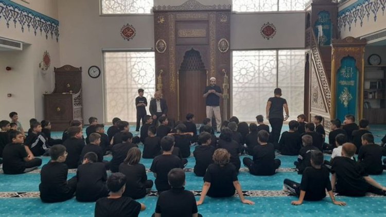 Bahçelievler'de öğrencilerden camiye ziyaret